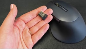 Hướng dẫn bạn cách kết nối chuột không dây với laptop