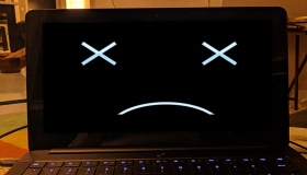 Khắc phục lỗi laptop lên màn nhưng không chạy